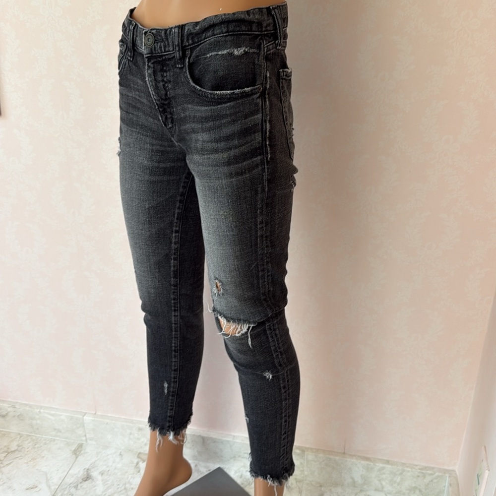 Moussy vintage mid-rise skinny leg jeans distressed size 28